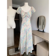 批发流光<b class='q'>彩</b>虹2025夏季新款法式气质斜裁收腰印花木耳边显白<b class='q'>连衣裙</b>