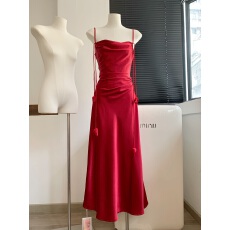 批发【玫瑰人生】法式红色缎面吊带<b class='q'>连衣裙</b>鱼骨气质春季礼服裙