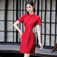 批发国风短款红色旗修身显瘦年轻款送考改良旗袍订婚敬酒服伴娘礼服