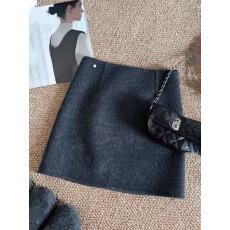 批发灰色毛呢<b class='q'>半身裙</b>女2025秋冬季外穿打底小个子a字<b class='q'>包臀</b>短裙修身显瘦