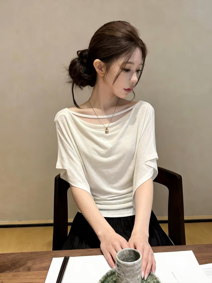느슨함 센스 반팔 티셔츠 여성 여름 새로운 오프숄더 불규칙 허리 수축 주름 품격 출퇴근 외출용 맨위
