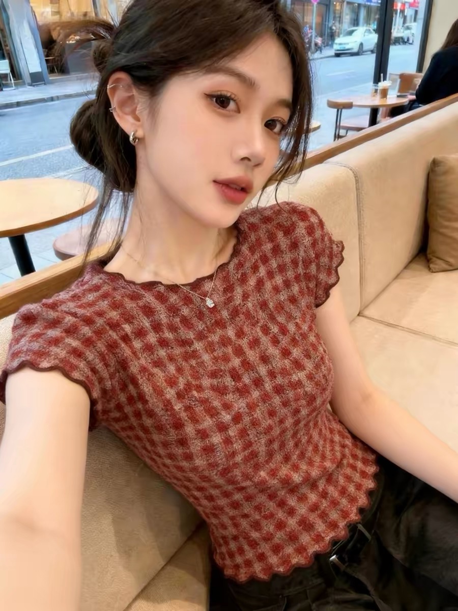아메리칸 레트로 체크무늬 반팔 티셔츠 여성 의류 2026 여름 새로운 튀김 거리 고유 한 아름다운 몸매 가꾸기 슬림해 보이는 맨위