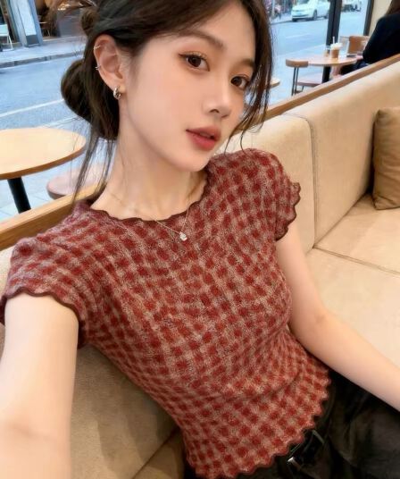 아메리칸 레트로 체크무늬 반팔 티셔츠 여성 의류 2026 여름 새로운 튀김 거리 고유 한 아름다운 몸매 가꾸기 슬림해 보이는 맨위