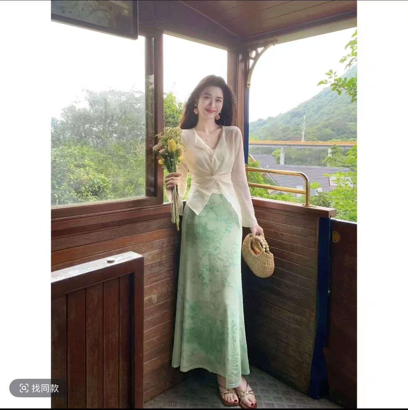 달빛 흰색 바람 요금 레트로 품격 비틀림 허리 수축 슬림해 보이는 맨위 녹색 염색 식물 플러시 자카드 반 스커트