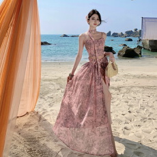 批发实拍 <b class='q'>名媛</b>风设计感度假海边拍照吊带背心+开叉半身裙 <b class='q'>套装</b>