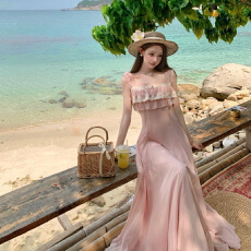 实拍 设计感蕾丝拼接粉色吊带连衣裙度假裙