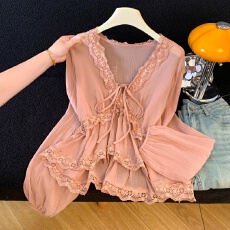 批发粉色蕾丝v领花边雪纺<b class='q'>衬衫</b>女2026夏季法式高级度假防晒新款小衫