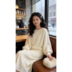 批发冬季<b class='q'>韩</b>系氛围感穿搭高级感巨好看减龄洋气慵懒<b class='q'>风</b>奶fufu白色针织衫