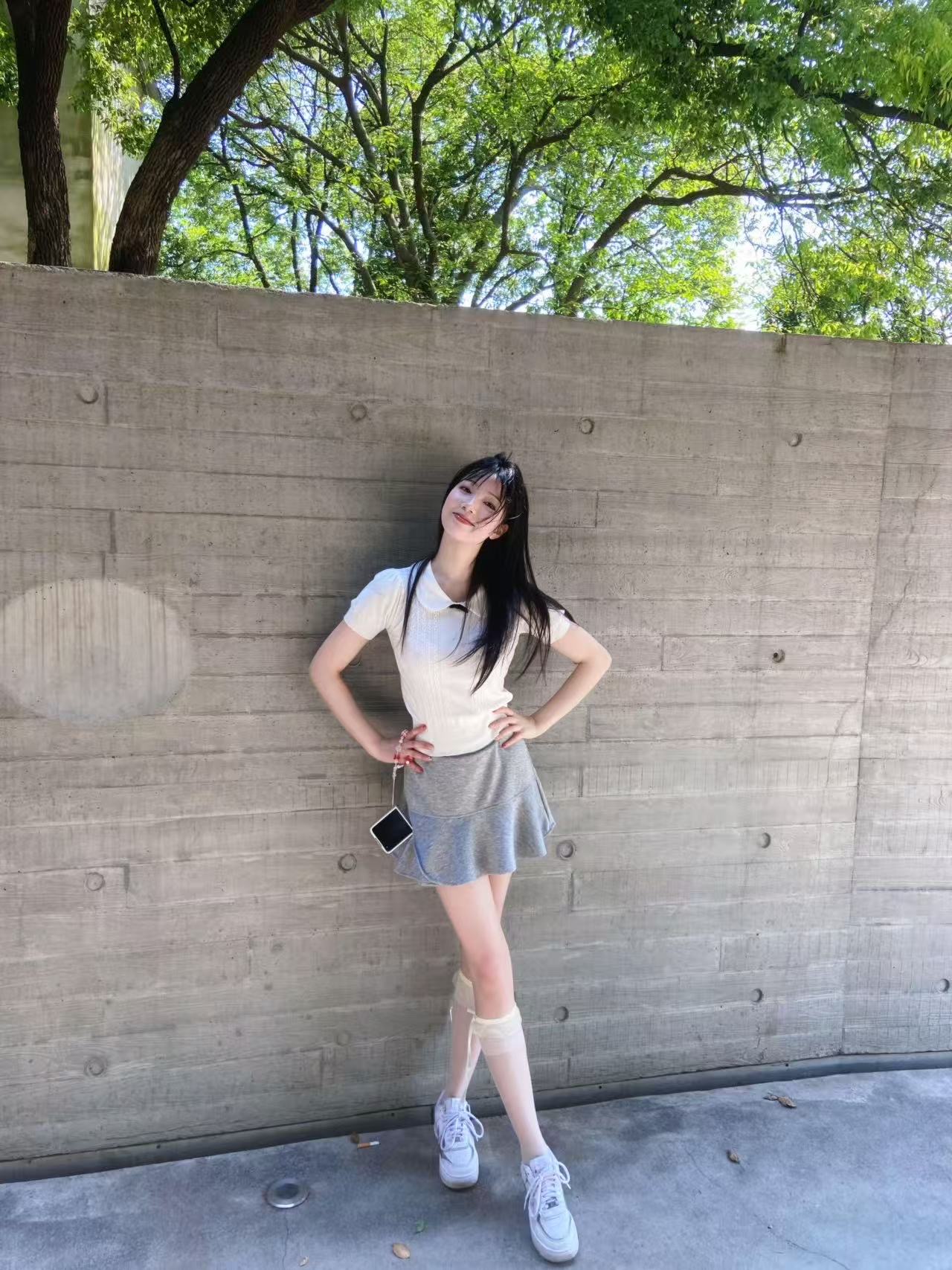 한 부서 달콤함 베이비 칼라 니트 반팔 여성 여름 티셔츠 새로운 작은 대중 몸매 가꾸기 슬림해 보이는 반신 치마 세트 여성