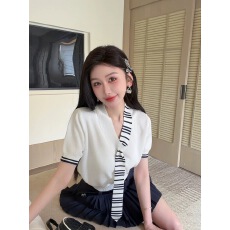 批发<b class='q'>韩国</b><b class='q'>代购</b>东大门女装2026春新款时尚条纹飘带海军领短袖针织衫