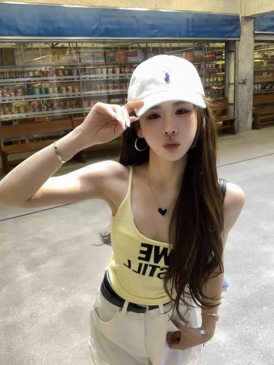 아메리칸 핫걸 바람 알파벳 프린트 캐미솔 2026 여름 새로운 몸매 가꾸기 슬림해 보이는 외출용 섹시함 맨위