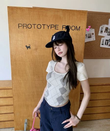 한 부서 살구 색상 u 칼라 링 그리드 니트 반팔 티셔츠 여성 여름 품격 몸매 가꾸기 디자인 센스 순수한 욕망 아름다운 작은 맨위