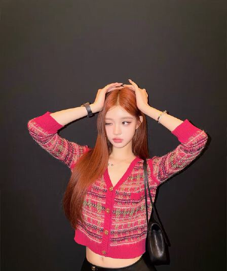 안녕하세요. 팬 팬 jennie 와일드 라스베리 jennie 중년 향기로운 니트 부서 샤오시엔 컬러 바 라스베리 분말 오픈 가디건
