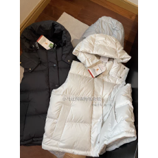 批发实穿率爆棚~波兰拉尼亚四格连帽白鸭绒羽绒<b class='q'>马甲</b><b class='q'>外套</b>女