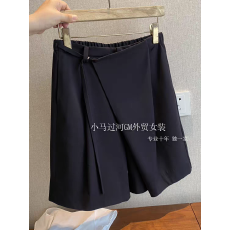 批发版型巨赞！上身显瘦~通勤简约小众设计师款不规则搭片西装短裤女