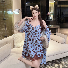 批发【舒雅】<b class='q'>春</b>秋金丝绒固定胸垫 吊带荡领豹纹高级感纯欲裙袍睡衣女