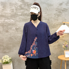 批发2026年春夏新品民族风刺绣七分袖上衣V领套头上衣女式