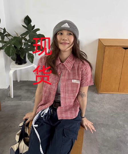 추안 추안 또한 홈 아메리칸 체크무늬 긍정적 인 어깨 반팔 몸매 가꾸기 여성 셔츠 여름 새로운 캐주얼 디자인 센스 쇼트 스타일 셔츠