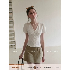 批发TGGTA白色蕾丝v领短袖衬衫女<b class='q'>夏</b>季<b class='q'>夏</b>2026新款衬衣修身收腰短款上衣
