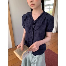 批发英子oni <b class='q'>复古</b>设计感小众木耳边短袖衬衫女日系泡泡袖格纹小衫上衣
