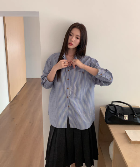 halo luu 파란색 스트라이프 여성 셔츠 이른 가을 새로운 디자인 센스 셔츠 레트로 루즈핏 다용도 긴팔 맨위