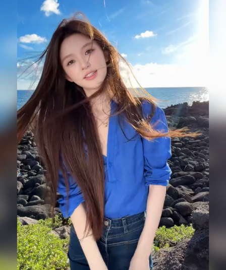 한 부서 파란색 V넥 자외선 차단 긴팔 여성 셔츠 여름 디자인 센스 순수한 욕망 루즈핏 얇은 스타일 다용도 셔츠 맨위