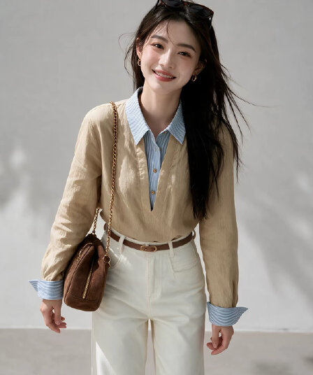 스물일곱 다용도 새로운 스트라이프 패치워크 셔츠 2026 가을 폴로 칼라 페이크 레이어드 여성 몸매 가꾸기 슬림해 보이는 맨위