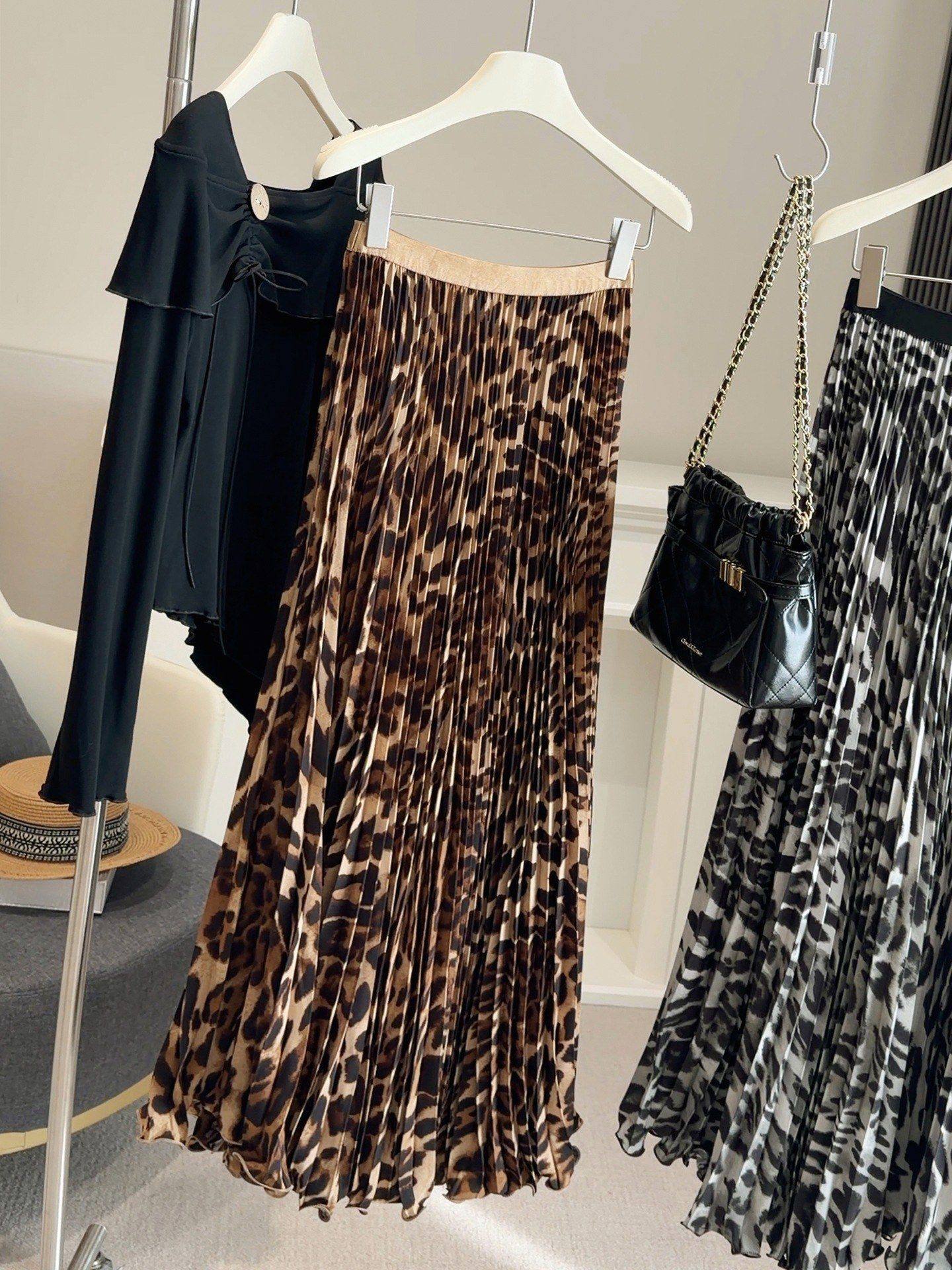 정가 2026 새로운 한국 스타일 허리밴드 도트 무늬 레오파드 무늬 플리츠 스커트 다용도 슬림해 보이는 롱 코트 반신 스커트