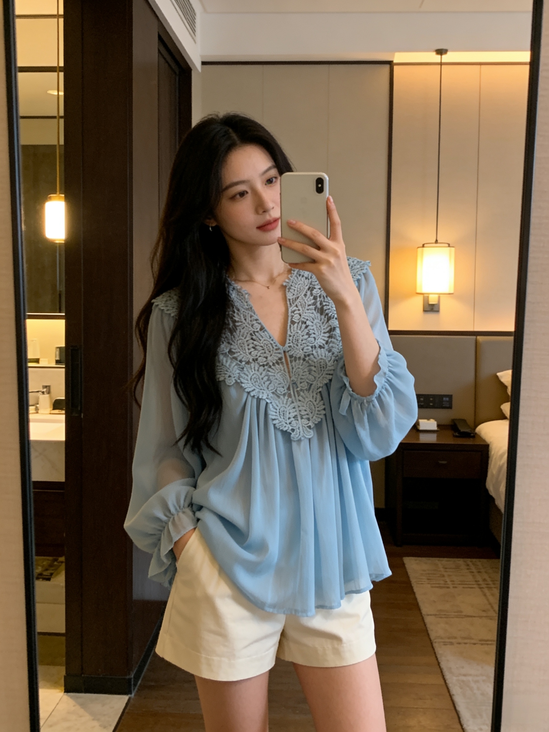 실사 파란색 쉬폰 여성 셔츠 2026 새로운 프랑스식 맨위 V넥 작은 셔츠 홀로우 아웃 작은 대중 셔츠 여성