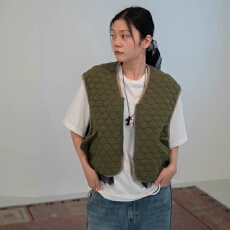 批发<b class='q'>百搭</b>蕾丝拼接菱格马甲女
