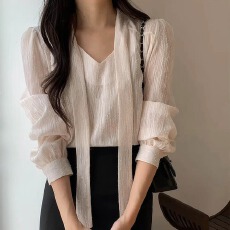 批发2026春季新款优雅气质飘带<b class='q'>衬衫</b>洋气百搭V领别致上衣女