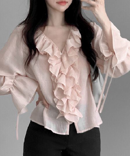 프랑스식 부드러운 바람 프릴 V넥 긴팔 여성 셔츠 가을 의상 출퇴근 쇼핑 품격 작은 셔츠 나팔 소매 맨위