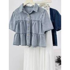 批发韩系复古翻领短袖牛仔衬衫女夏季2026褶皱宽松单排扣短款裙摆上衣