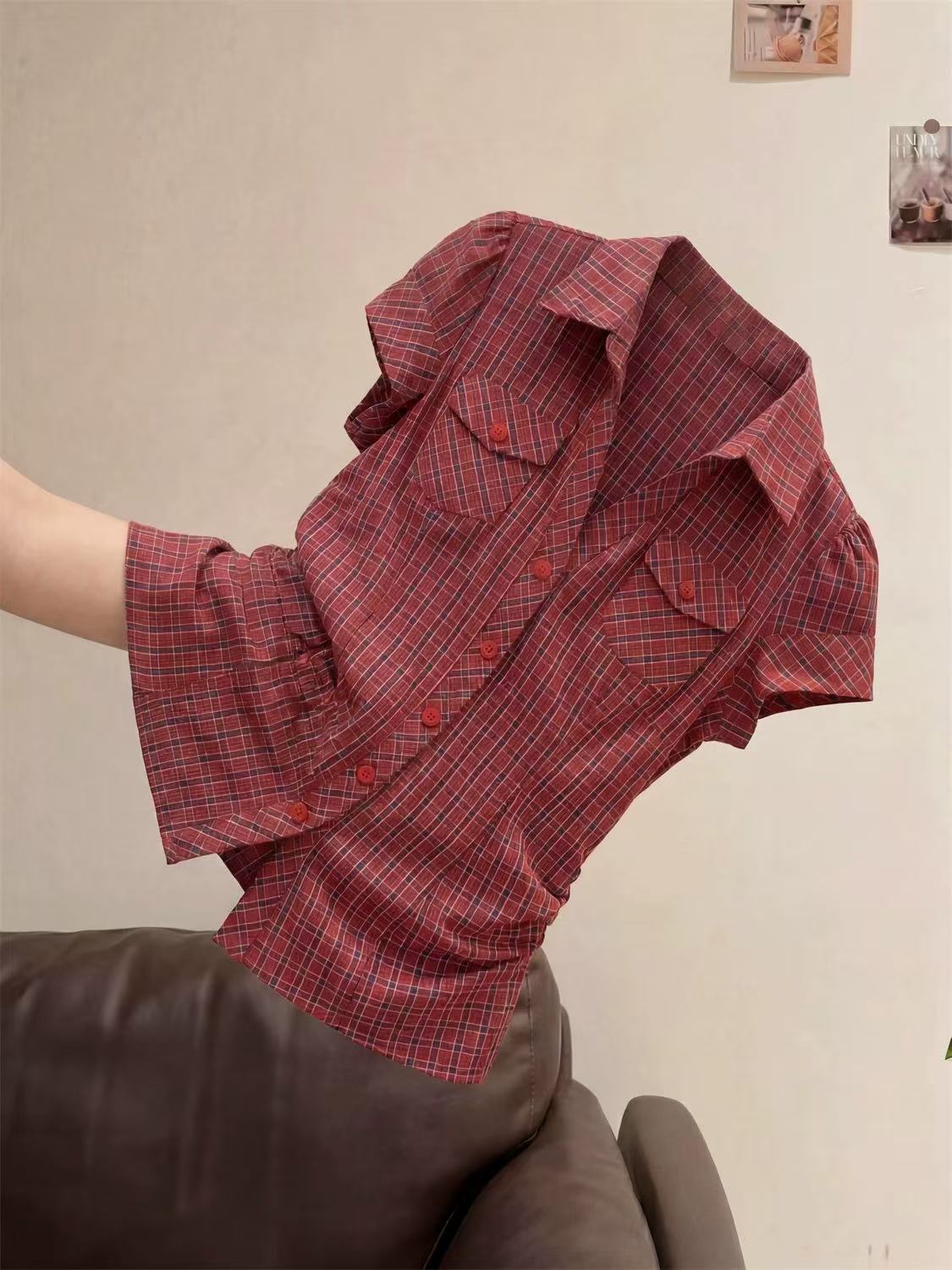 한 부서 레트로 몸매 가꾸기 슬림해 보이는 주머니 반팔 여성 셔츠 여름 디자인 센스 작은 대중 Chic 고유 한 꼬집기 허리 위로 의류