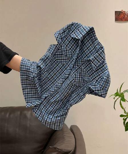 아메리칸 레트로 파란색 체크무늬 주름 반팔 여성 셔츠 여름 디자인 센스 작은 대중 몸매 가꾸기 허리 수축 슬림해 보이는 맨위