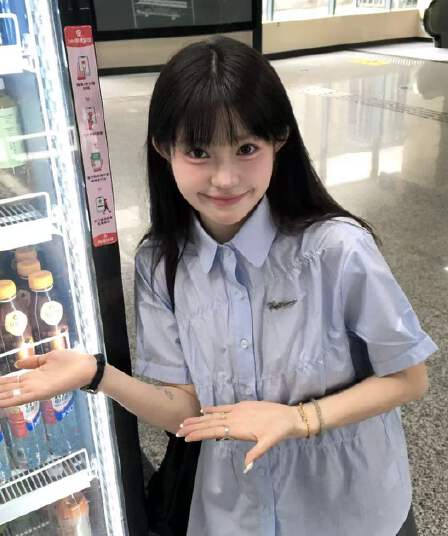 파란색 반팔 여성 셔츠 여름 학원 스타일 달콤함 루즈핏 단색 셔츠 한 부서 고급 센스 주름 맨위 트렌디