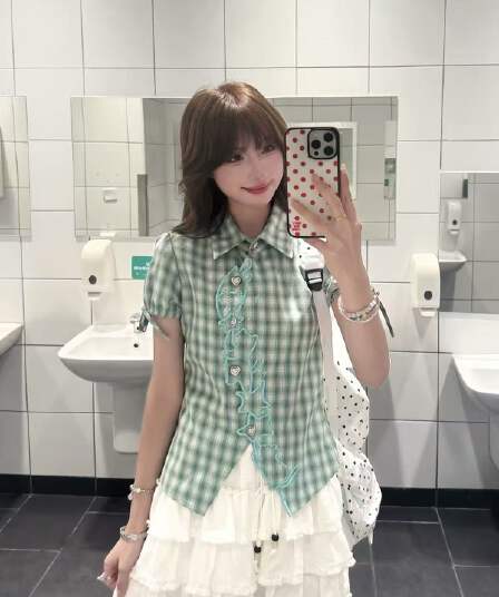 한 부서 자수 새끼 고양이 체크무늬 반팔 여성 셔츠 여름 몸매 가꾸기 슬림해 보이는 학원 스타일 거품 소매 핫걸 맨위