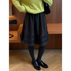 批发<b class='q'>新款</b>2025冬季韩系ins优雅时髦显瘦气质木耳边设计<b class='q'>半身裙</b>女