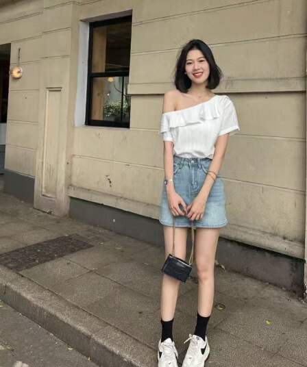 2025 여름 새로운 디자인 섹션 비스듬한 어깨 오프숄더 프릴 셔츠