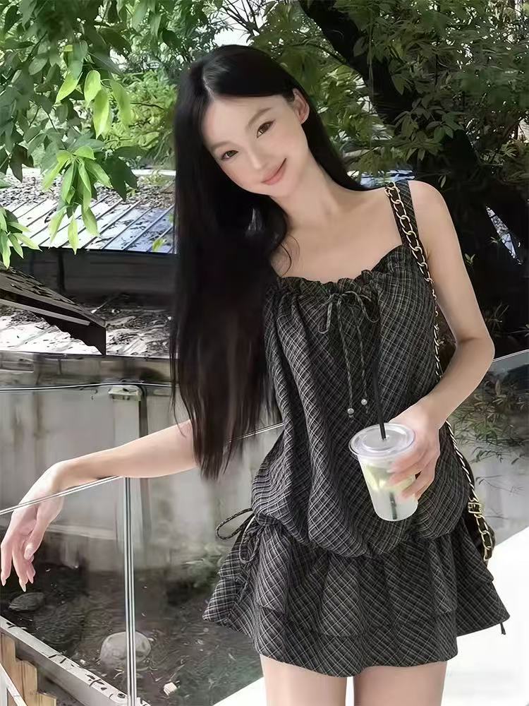 프랑스식 부드러운 바람 이중층 프릴 체크무늬 캐미솔 2026 여름 고급 센스 펌프 로프 스트랩 맨위