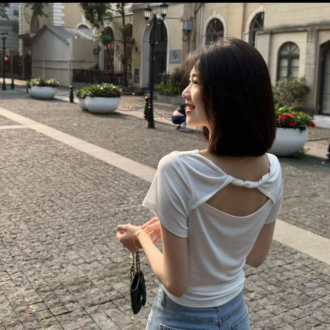 순수한 욕망 miu 부서 흔들다 칼라 백리스 반팔 티셔츠 여성 여름 2026 몸매 가꾸기 주름 꼬집기 허리 작은 키 핫걸 맨위
