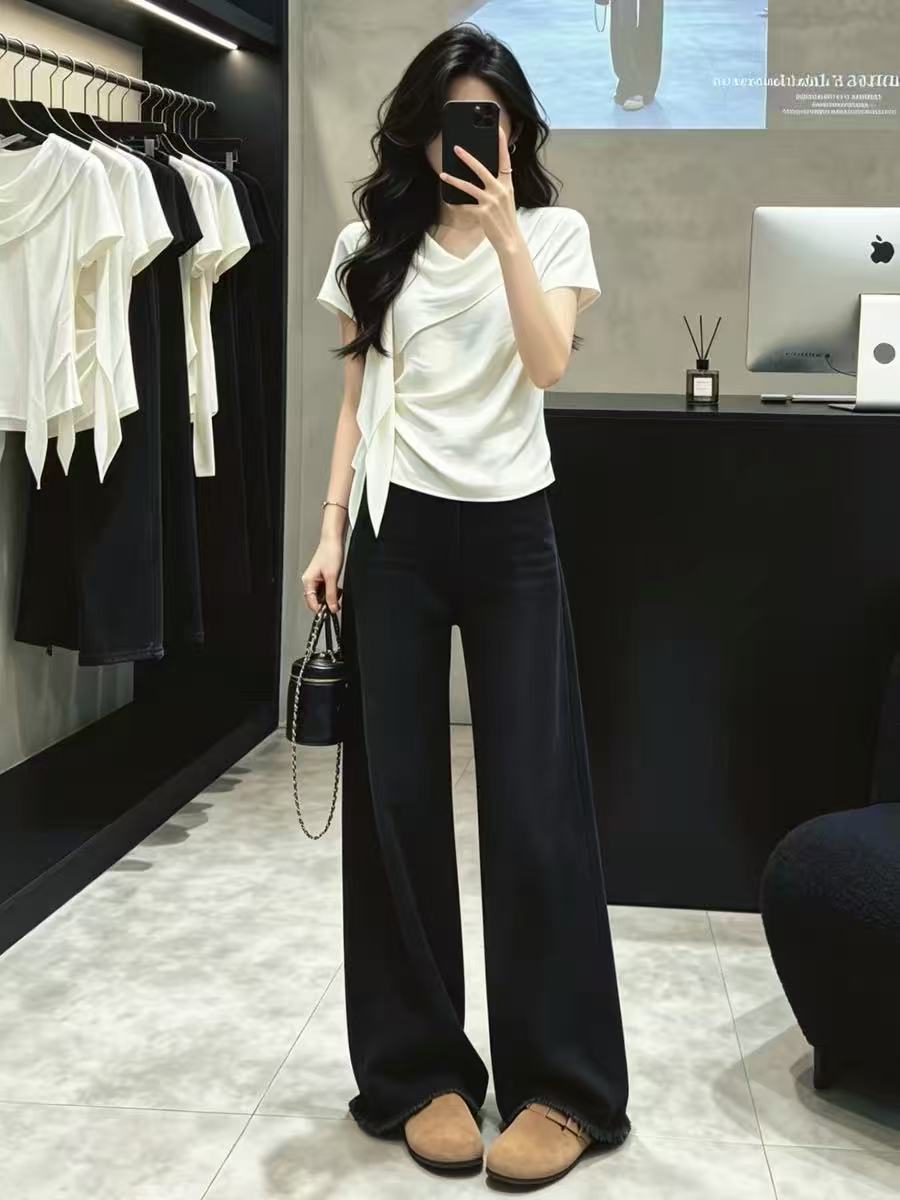 2026 여름 새로운 Chic 패션 반팔 티셔츠 여성 디자인 센스 작은 대중 흔들다 칼라 빛 요리 한 다용도 슬림해 보이는 맨위