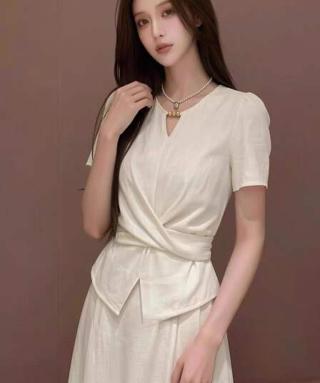 2026 여름 새로운 프랑스식 부드러운 바람 캐주얼 느긋한 반팔 주름 맨위 여성 슬림해 보이는 품격 다용도