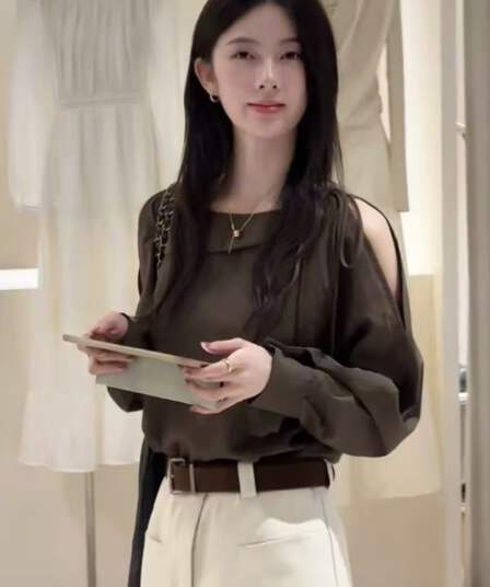 오래된 돈 바람 품격 폴로 칼라 긴팔 오프숄더 여성 셔츠 이른 가을 새로운 고유 한 외국 가스 루즈핏 외출용 다용도 맨위
