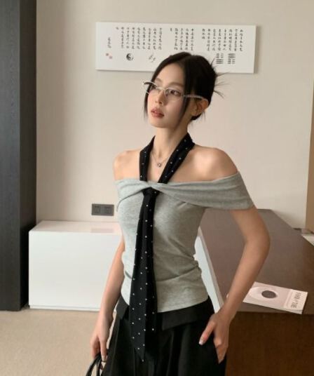 원본 것 회색 오프숄더 반팔 티셔츠 여성 여름 몸매 가꾸기 슬림해 보이는 한 부서 품격 오프숄더 맨위
