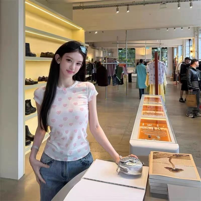 하트 프린트 u 긍정적 인 어깨 레이스 반팔 티셔츠 여성 여름 달콤한 매운맛 소녀 작은 대중 착용 가져 가라.