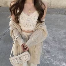 批发法式<b class='q'>蕾丝</b>小吊带背心<b class='q'>女</b>配皮草内搭美背外穿毛衣外套休闲裤三件套