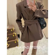 批发收腰高级感西装<b class='q'>外套</b>女2025秋冬新款<b class='q'>修身</b>显瘦休闲西服上衣