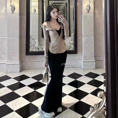 批发早秋上新纯欲系收腰连帽短<b class='q'>外套</b>弹力<b class='q'>连衣裙</b>套装