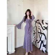 批发轻熟风性感蕾丝飘带V领长袖连衣裙女秋季新款收腰显瘦包臀长<b class='q'>裙子</b>